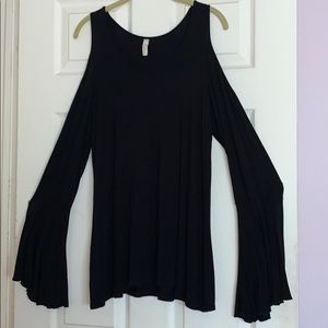 Elan black open shoulder long big sleeve shirt